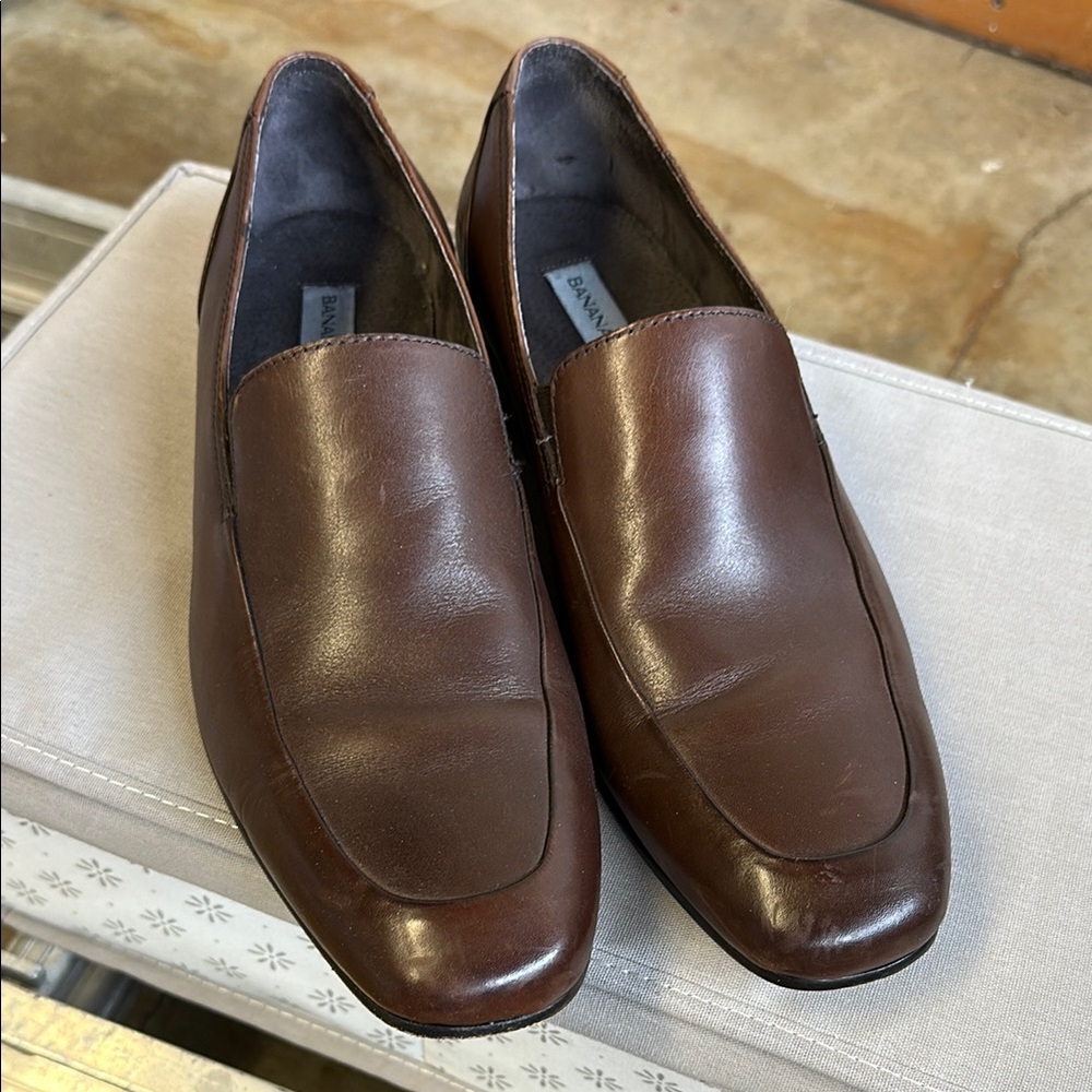Banana Republic Brown Leather Slip-On Loafers - Excellent Condition